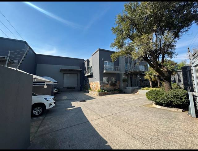 1,551M² WAREHOUSE TO LET IN SPARTAN